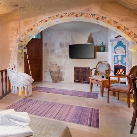 Capp Royal Cave 于尔居普