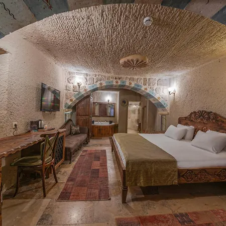 Capp Royal Cave Hotel *