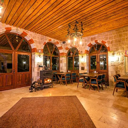 Capp Royal Cave 于尔居普