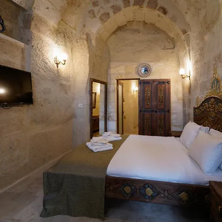 Capp Royal Cave Hotel *