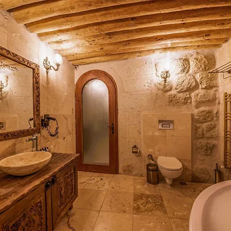 Capp Royal Cave