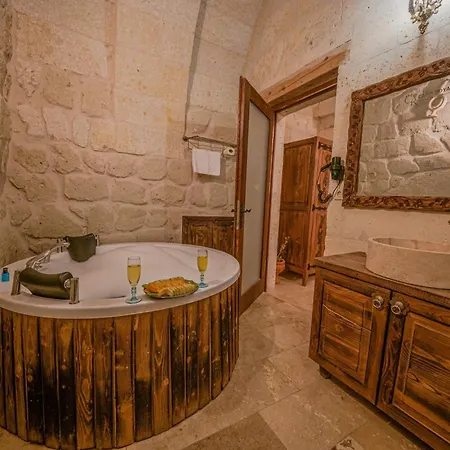 Capp Royal Cave 5*