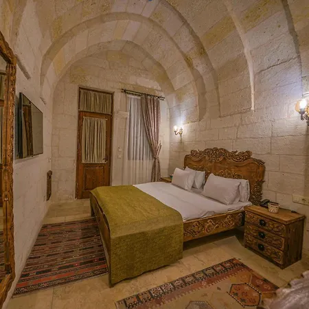 Capp Royal Cave Hotel *
