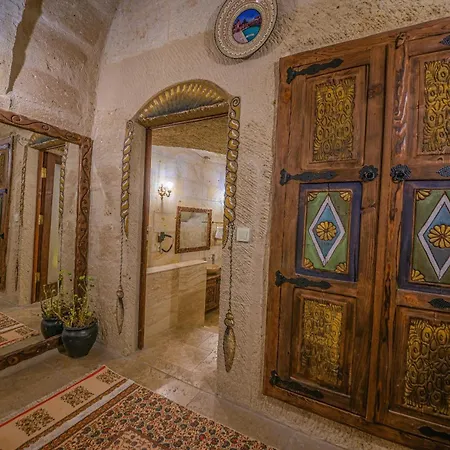 Capp Royal Cave 于尔居普