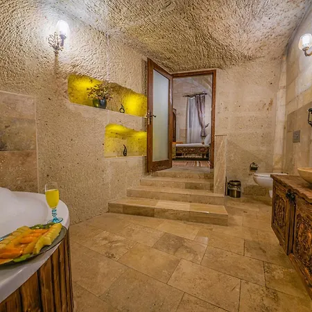 Capp Royal Cave 于尔居普