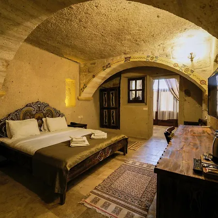 Capp Royal Cave 于尔居普