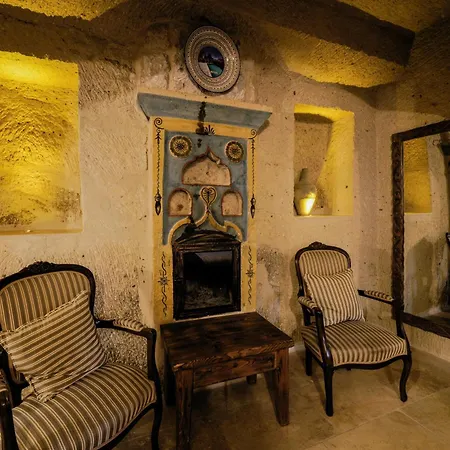 Capp Royal Cave 于尔居普