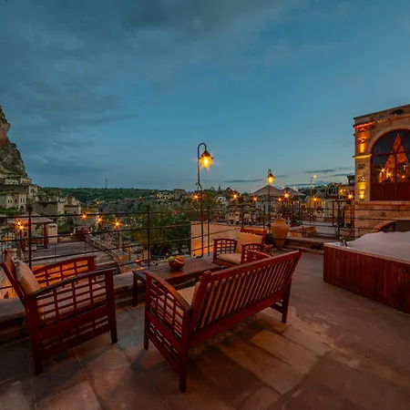 Capp Royal Cave Hotel *