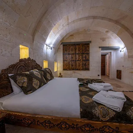 Hotel Capp Royal Cave *