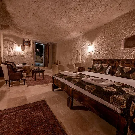 Capp Royal Cave Hotel *