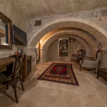 Capp Royal Cave Hotel