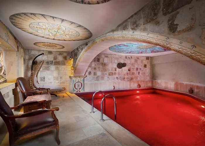 Capp Royal Cave Hotel