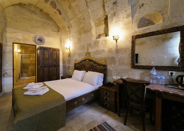 Capp Royal Cave Hotel *