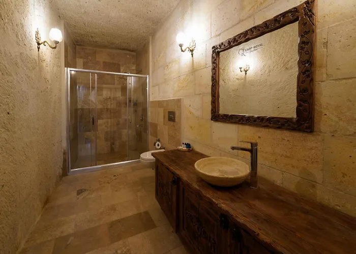 Capp Royal Cave Hotel *