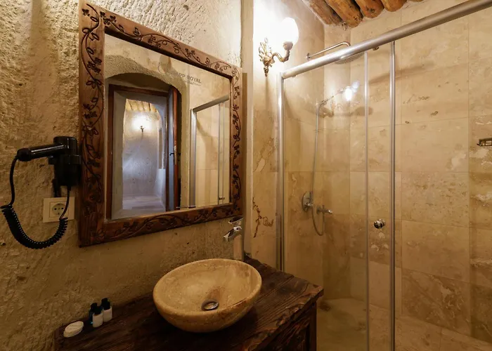 Hotel Capp Royal Cave *